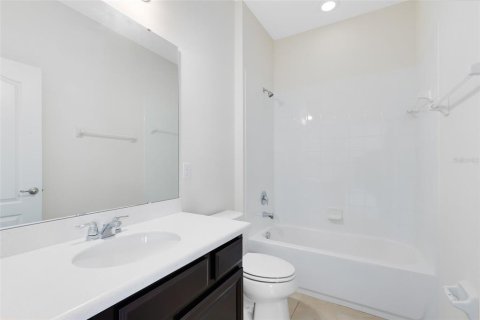 House in Winter Garden, Florida 4 bedrooms, 372.54 sq.m. № 1684569 - photo 23