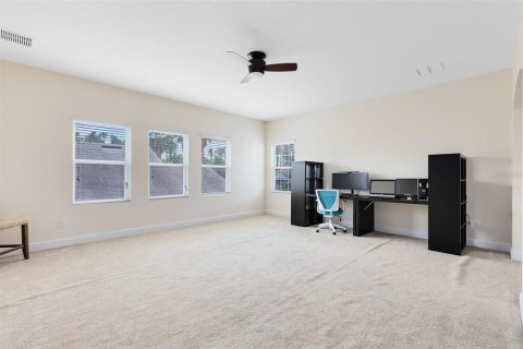 House in Winter Garden, Florida 4 bedrooms, 372.54 sq.m. № 1684569 - photo 12