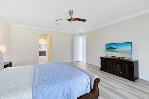 House in Winter Garden, Florida 4 bedrooms, 372.54 sq.m. № 1684569 - photo 24