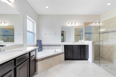 House in Winter Garden, Florida 4 bedrooms, 372.54 sq.m. № 1684569 - photo 13