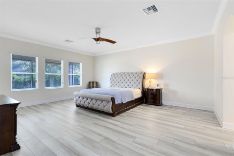 House in Winter Garden, Florida 4 bedrooms, 372.54 sq.m. № 1684569 - photo 11