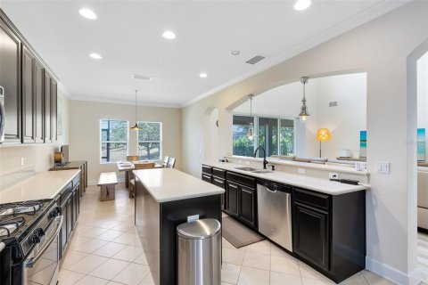 House in Winter Garden, Florida 4 bedrooms, 372.54 sq.m. № 1684569 - photo 14