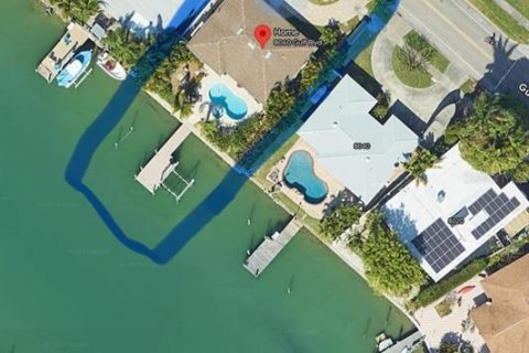 House in Saint Pete Beach, Florida 3 bedrooms, 149.11 sq.m. № 1447662 - photo 5