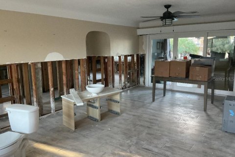 House in Saint Pete Beach, Florida 3 bedrooms, 149.11 sq.m. № 1447662 - photo 11
