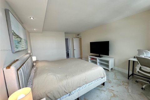 Copropriété à louer à North Miami Beach, Floride: 1 chambre, 97.83 m2 № 2384805 - photo 15