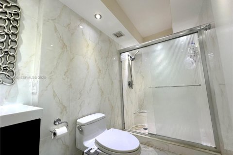 Copropriété à louer à North Miami Beach, Floride: 1 chambre, 97.83 m2 № 2384805 - photo 19