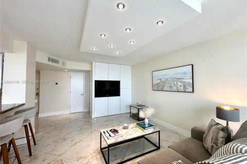 Copropriété à louer à North Miami Beach, Floride: 1 chambre, 97.83 m2 № 2384805 - photo 8
