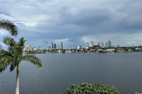Copropriété à louer à North Miami Beach, Floride: 1 chambre, 97.83 m2 № 2384805 - photo 24