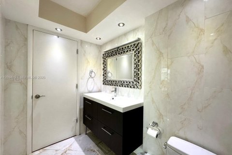 Copropriété à louer à North Miami Beach, Floride: 1 chambre, 97.83 m2 № 2384805 - photo 18