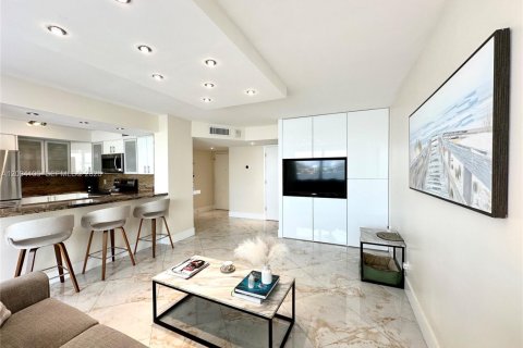 Copropriété à louer à North Miami Beach, Floride: 1 chambre, 97.83 m2 № 2384805 - photo 6