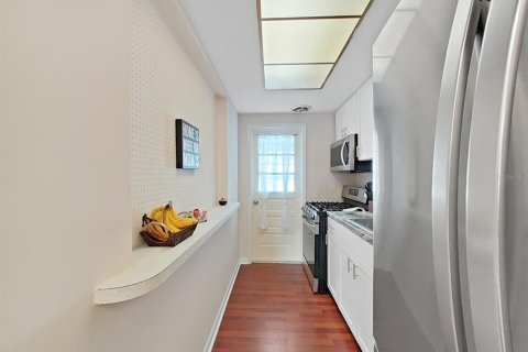 Condominio en venta en Saint Petersburg, Florida, 1 dormitorio, 54.35 m2 № 1786216 - foto 19