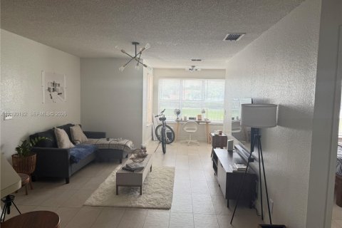 Condo in Margate, Florida, 1 bedroom  № 2087113 - photo 3