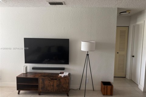 Condo in Margate, Florida, 1 bedroom  № 2087113 - photo 5