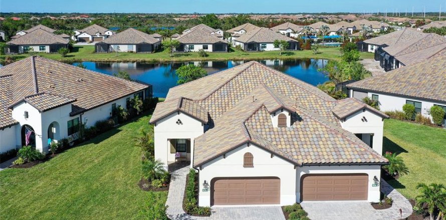 House in Englewood, Florida 3 bedrooms, 171.4 sq.m. № 1904723