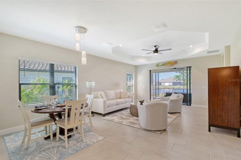 House in Englewood, Florida 3 bedrooms, 171.4 sq.m. № 1904723 - photo 11