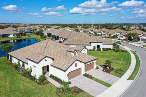 House in Englewood, Florida 3 bedrooms, 171.4 sq.m. № 1904723 - photo 2