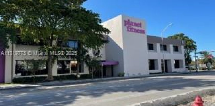 Immobilier commercial à North Miami, Floride № 2158114