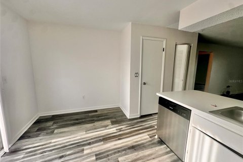 Condo in Orlando, Florida, 2 bedrooms  № 1910617 - photo 6