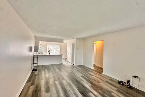 Condo in Orlando, Florida, 2 bedrooms  № 1910617 - photo 3