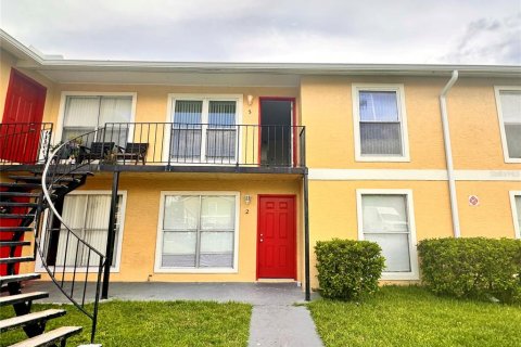 Condo in Orlando, Florida, 2 bedrooms  № 1910617 - photo 1