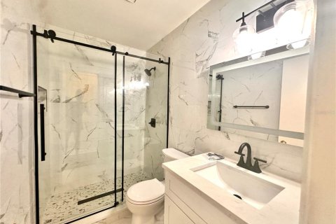 Condo in Orlando, Florida, 2 bedrooms  № 1910617 - photo 9