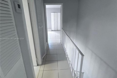 Townhouse in Hialeah, Florida 2 bedrooms, 112.23 sq.m. № 1997762 - photo 19