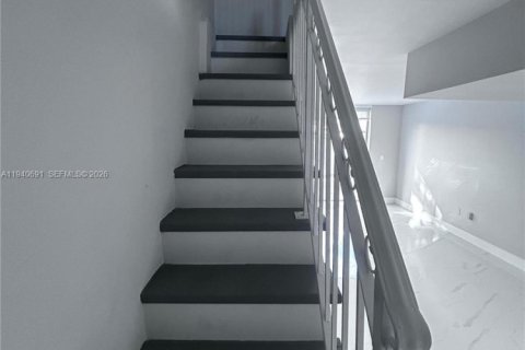 Townhouse in Hialeah, Florida 2 bedrooms, 112.23 sq.m. № 1997762 - photo 15