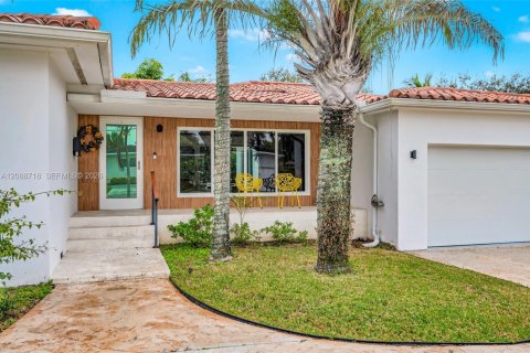 Casa en Miami Shores, Florida 3 dormitorios, 171.68 m2 № 2365781
