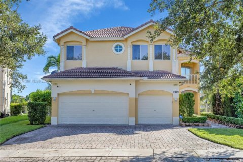 House in Miramar, Florida 5 bedrooms, 268.86 sq.m. № 1950046 - photo 1