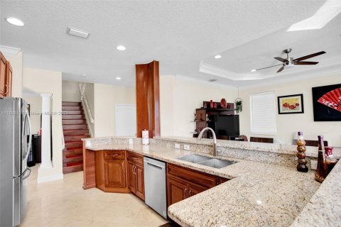 House in Miramar, Florida 5 bedrooms, 268.86 sq.m. № 1950046 - photo 19