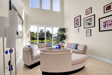 House in Miramar, Florida 5 bedrooms, 268.86 sq.m. № 1950046 - photo 8