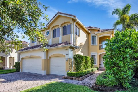 House in Miramar, Florida 5 bedrooms, 268.86 sq.m. № 1950046 - photo 2