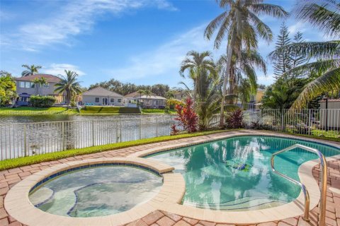 House in Miramar, Florida 5 bedrooms, 268.86 sq.m. № 1950046 - photo 29
