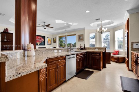 House in Miramar, Florida 5 bedrooms, 268.86 sq.m. № 1950046 - photo 17