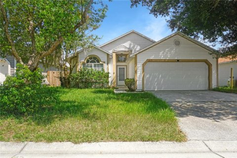 House in Davenport, Florida 3 bedrooms, 139.54 sq.m. № 1906061 - photo 1