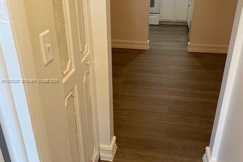 Copropriété à vendre à Hollywood, Floride: 1 chambre, 59.46 m2 № 1978400 - photo 9