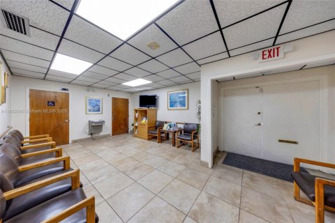 Commercial property in Palmetto Bay, Florida № 1786492 - photo 6