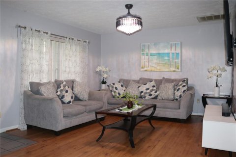Casa en alquiler en Seffner, Florida, 4 dormitorios, 132.39 m2 № 1910417 - foto 2