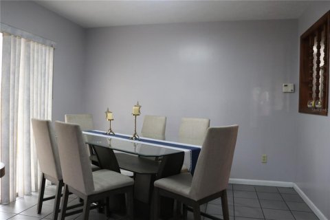 Casa en alquiler en Seffner, Florida, 4 dormitorios, 132.39 m2 № 1910417 - foto 4