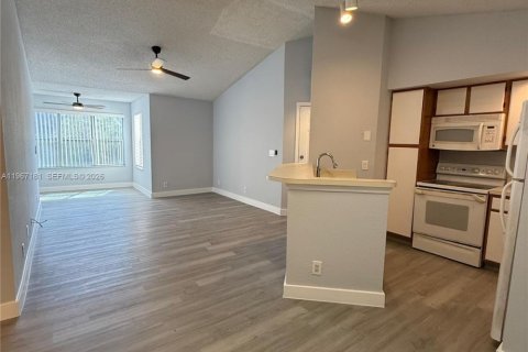Condo à Margate, Floride, 1 chambre № 2031543