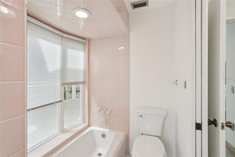 Купить виллу или дом в Брейдентон, Флорида 11 комнат, 181.35м2, № 2287360 - фото 23