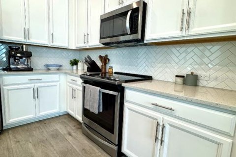 Touwnhouse à vendre à Sarasota, Floride: 2 chambres, 117.71 m2 № 2222755 - photo 13