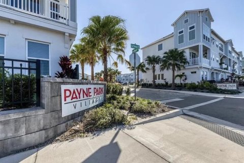 Touwnhouse à vendre à Sarasota, Floride: 2 chambres, 117.71 m2 № 2222755 - photo 2