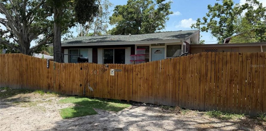 House in Saint Petersburg, Florida 2 bedrooms, 83.98 sq.m. № 1745172