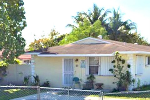 Дом в Майами, Флорида 2 спальни, 88.26м2 № 2048470