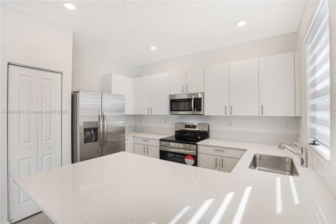 Adosado en alquiler en Homestead, Florida, 3 dormitorios, 137.77 m2 № 1943340 - foto 5