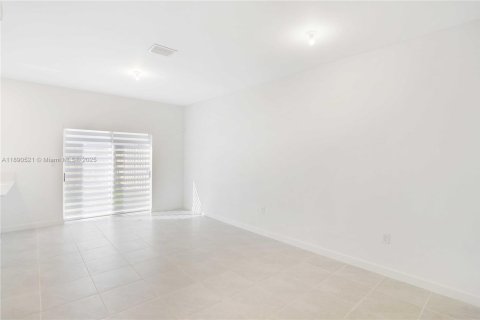 Adosado en alquiler en Homestead, Florida, 3 dormitorios, 137.77 m2 № 1943340 - foto 3