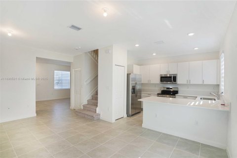 Adosado en alquiler en Homestead, Florida, 3 dormitorios, 137.77 m2 № 1943340 - foto 4