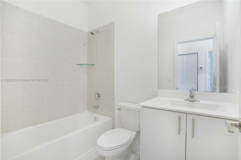 Adosado en alquiler en Homestead, Florida, 3 dormitorios, 137.77 m2 № 1943340 - foto 11