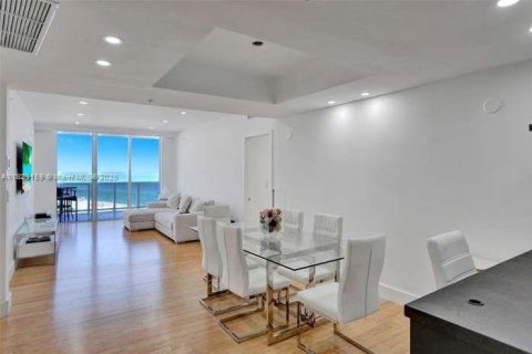 Condominio en venta en Sunny Isles Beach, Florida, 2 dormitorios, 139.26 m2 № 1934444 - foto 11